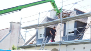 rénovation-toiture-maison-ardoise-Pont-Labbé-6-300x169